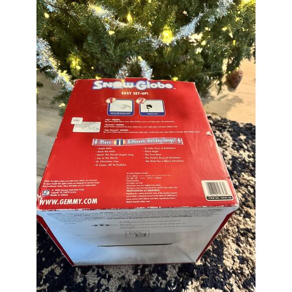 NIB 2005 Gemmy Animated Christmas Table Top 11" Snow Globe With Music & Lights - Picture 10 of 11